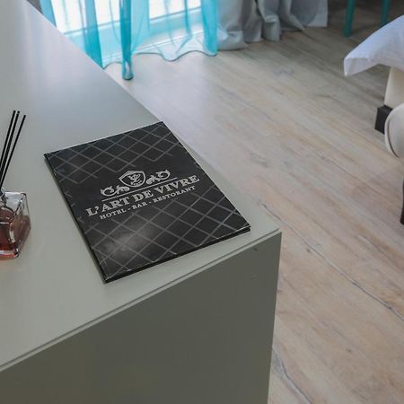 "L'Art De Vivre" Resort คอร์เชอ ภายนอก รูปภาพ