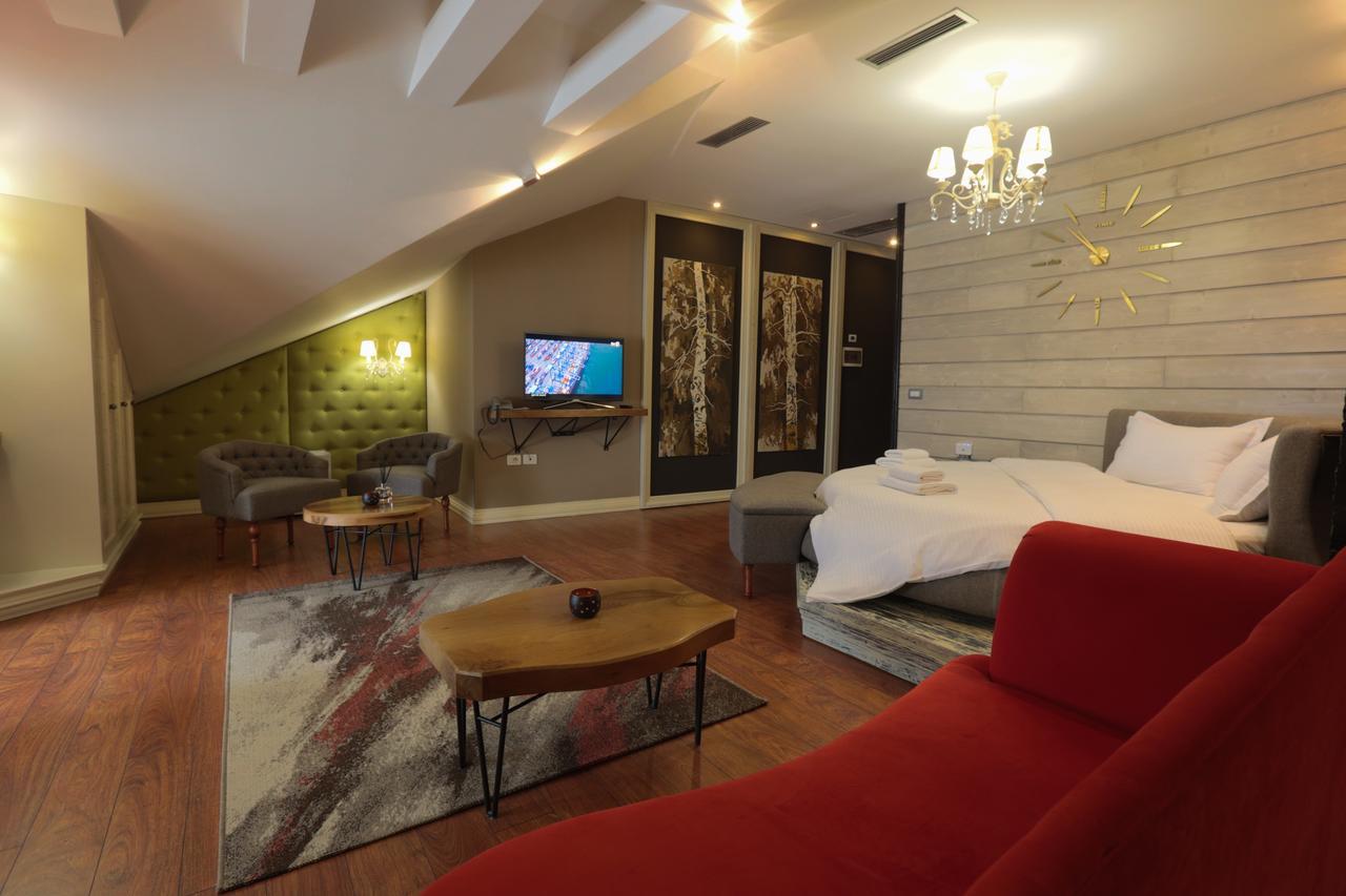 "L'Art De Vivre" Resort คอร์เชอ ภายนอก รูปภาพ