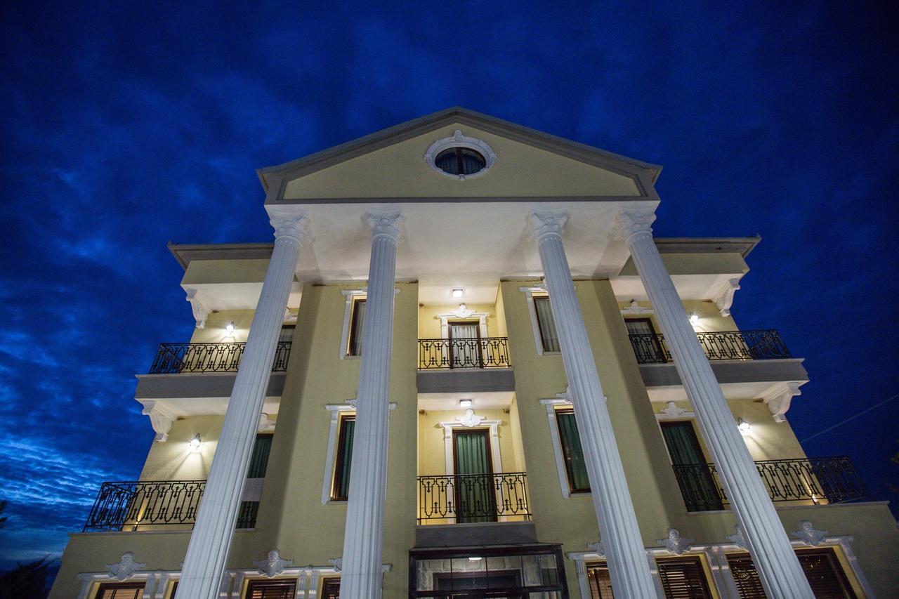 "L'Art De Vivre" Resort คอร์เชอ ภายนอก รูปภาพ