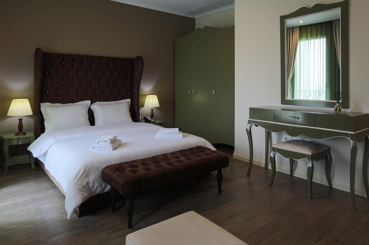 "L'Art De Vivre" Resort คอร์เชอ ภายนอก รูปภาพ