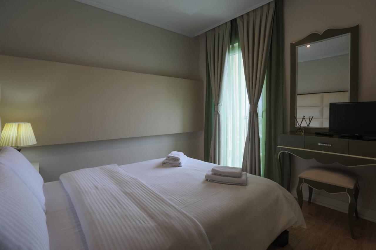 "L'Art De Vivre" Resort คอร์เชอ ภายนอก รูปภาพ