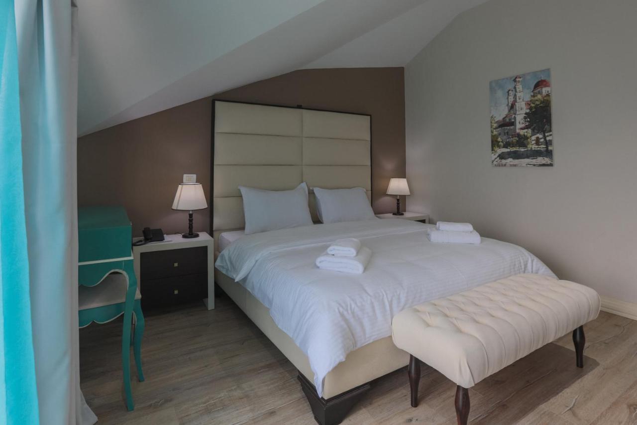 "L'Art De Vivre" Resort คอร์เชอ ภายนอก รูปภาพ