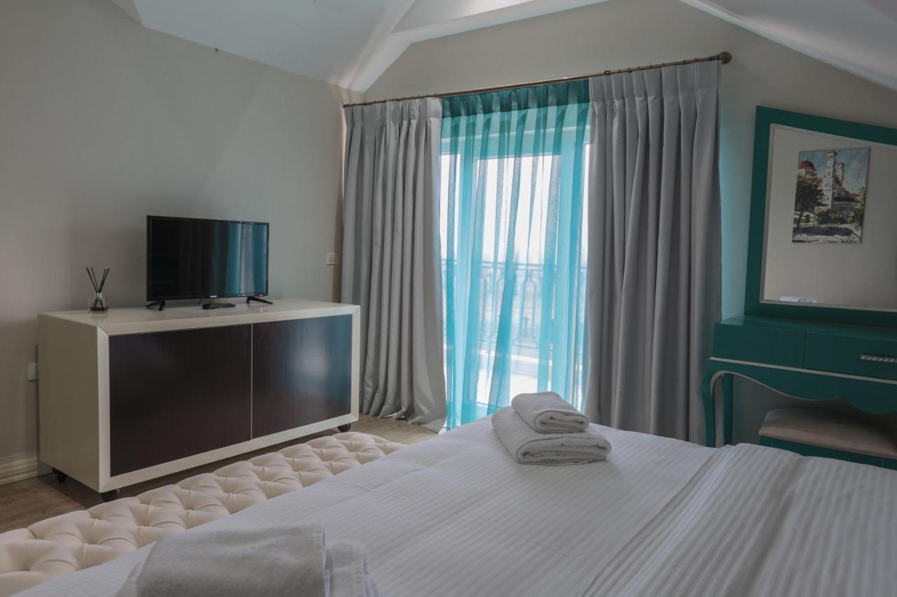"L'Art De Vivre" Resort คอร์เชอ ภายนอก รูปภาพ