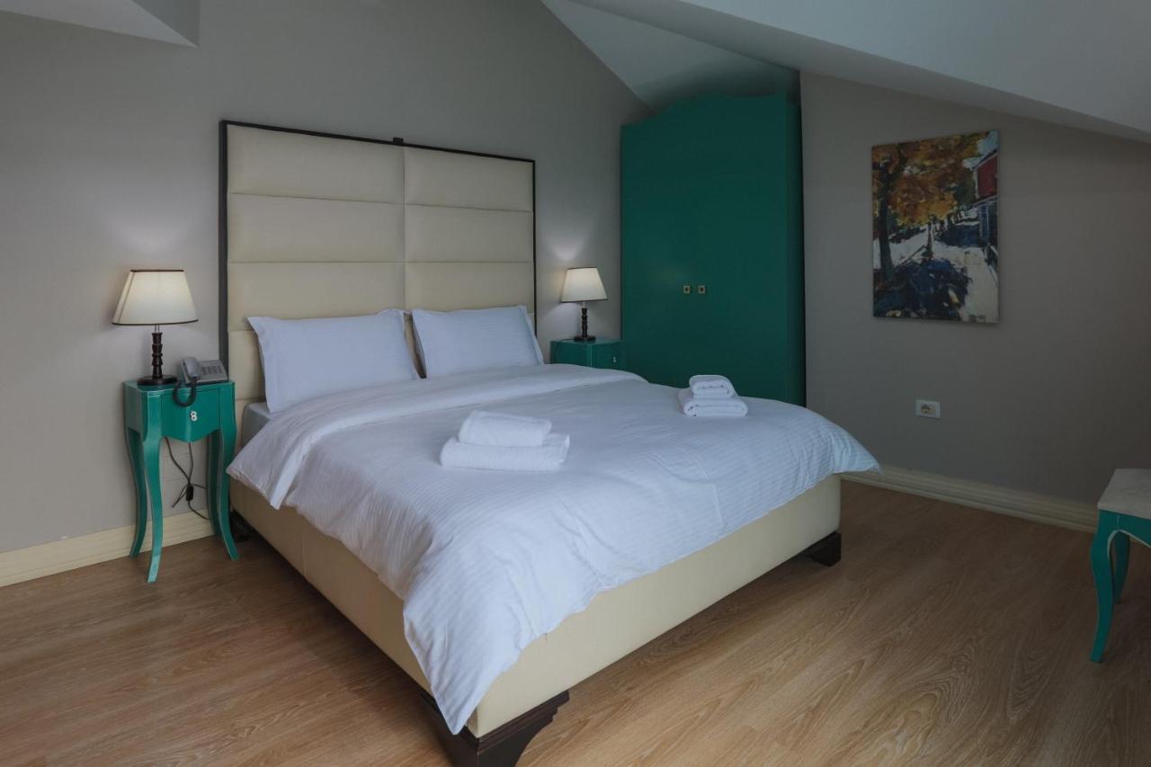 "L'Art De Vivre" Resort คอร์เชอ ภายนอก รูปภาพ
